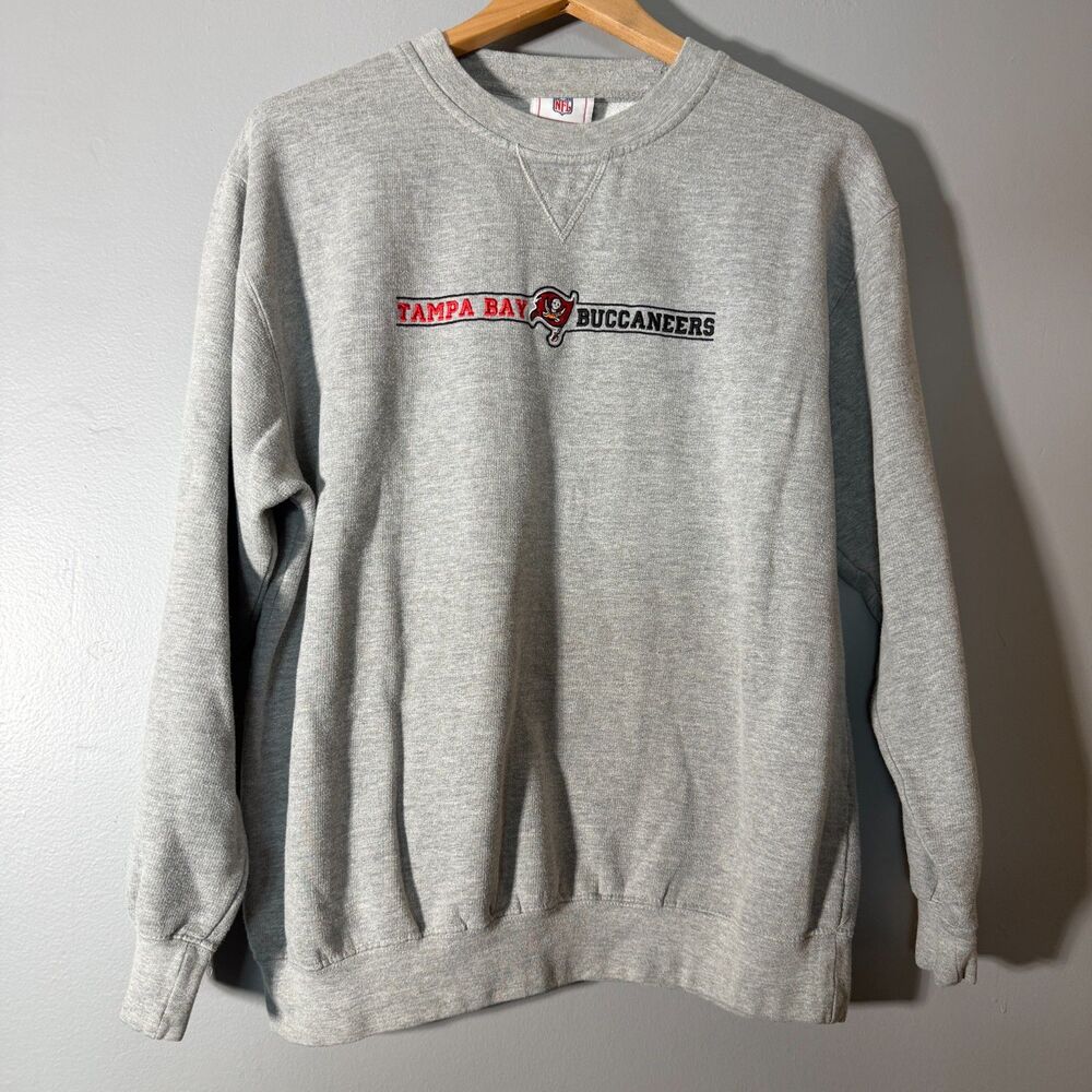 NFL Tampa Bay Buccaneers Sweatshirt M Vintage Y2K Gray Crewneck